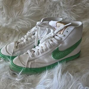 Nike Blazer Mid 77 Chenille Swoosh Green Fade Shoes FJ4547-100 Women’s Size 7